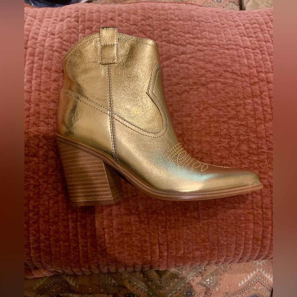 NWOT Marc Fisher Jalella Ankle Boot 7M - Gold Western Heeled Bootie never worn! - Picture 4 of 10